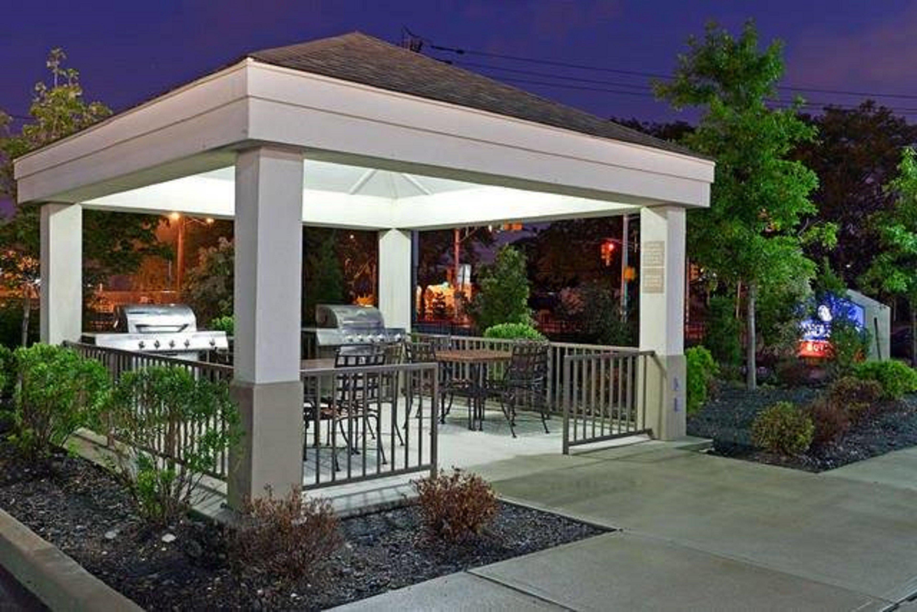 Candlewood Suites Secaucus By Ihg Exterior photo
